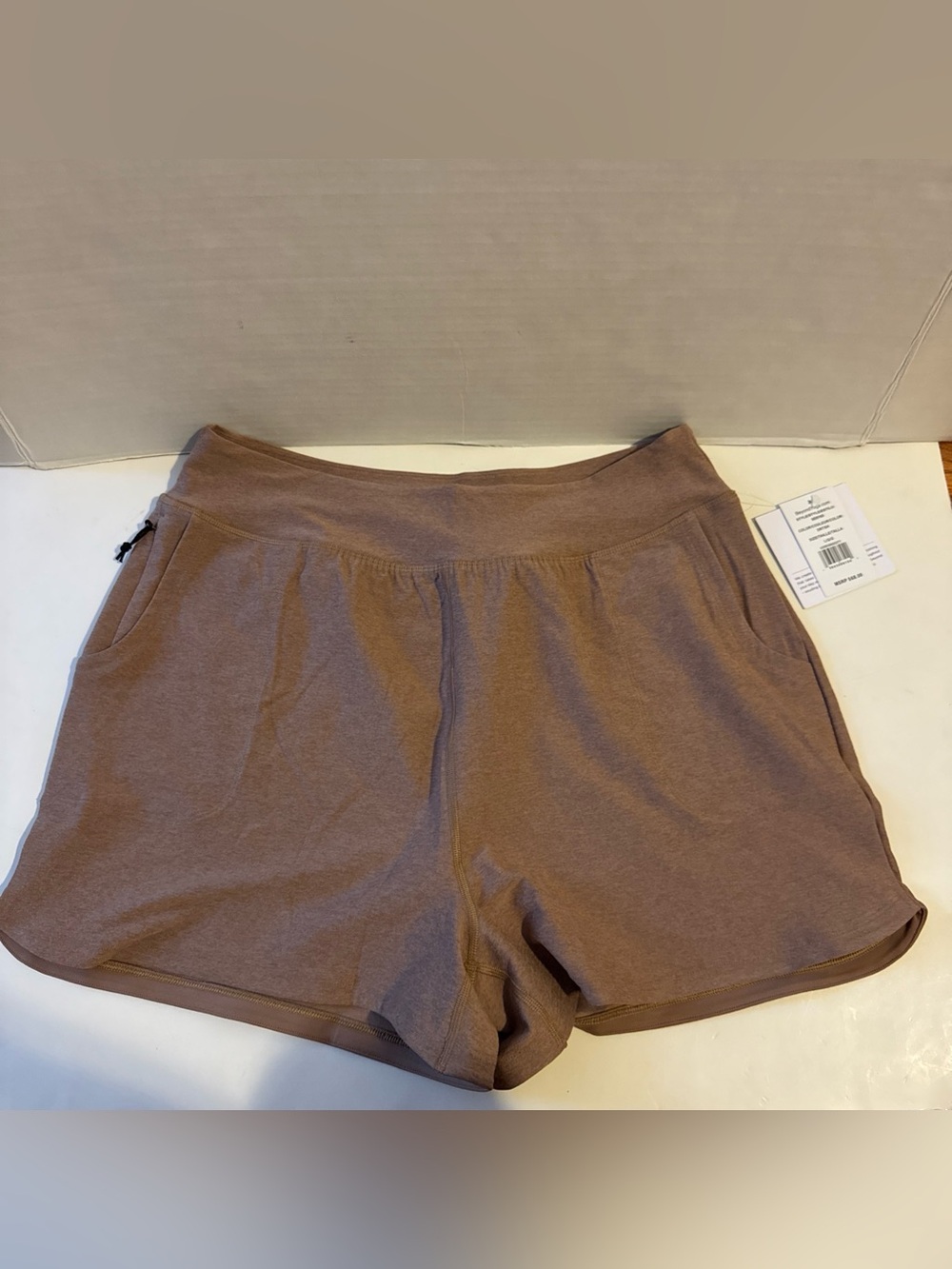 Beyond Yoga Spacedye Move Up 3” Short Size L Desert Sand Heather NWT